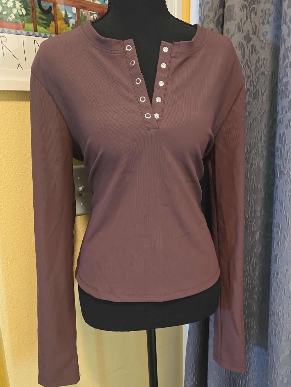 Long-Sleeve Snap Henley Top - Brown